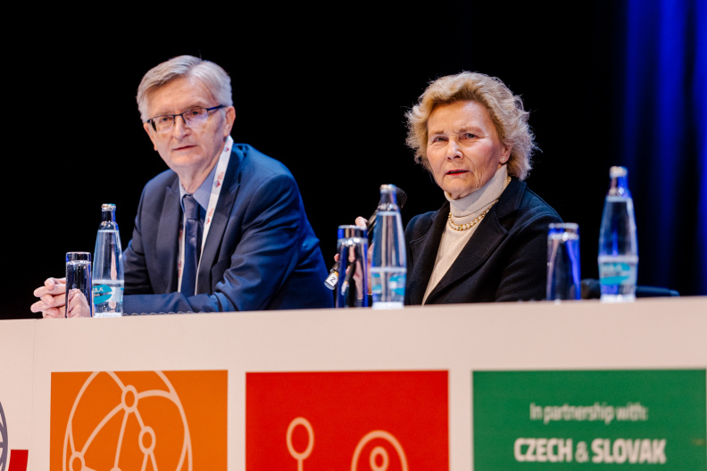 409868_EVK_5136_792x528